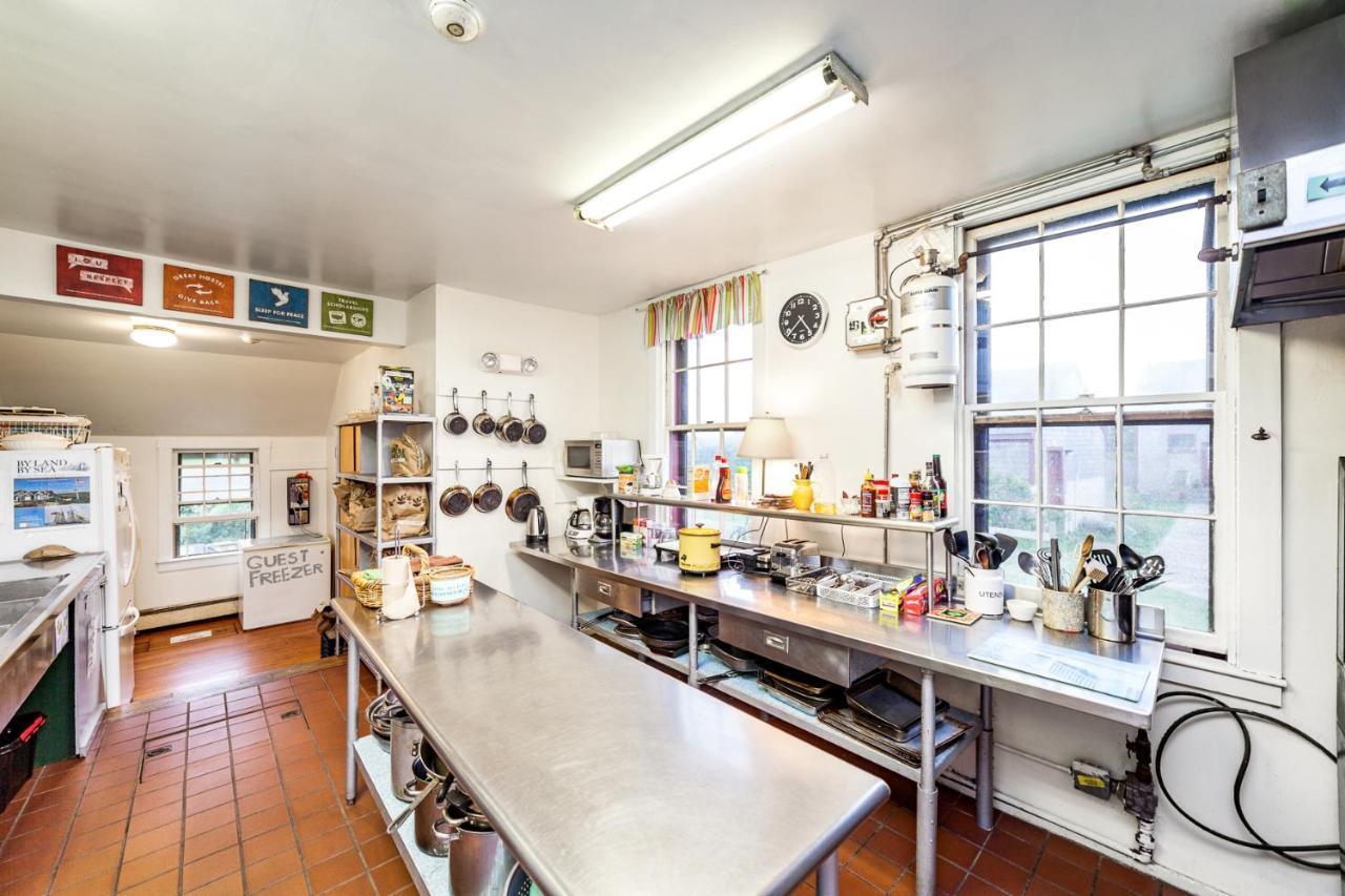 Hi - Nantucket Hostel Экстерьер фото