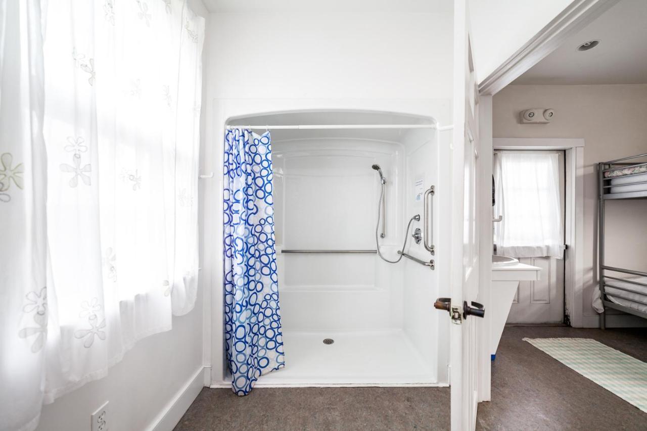 Hi - Nantucket Hostel Экстерьер фото