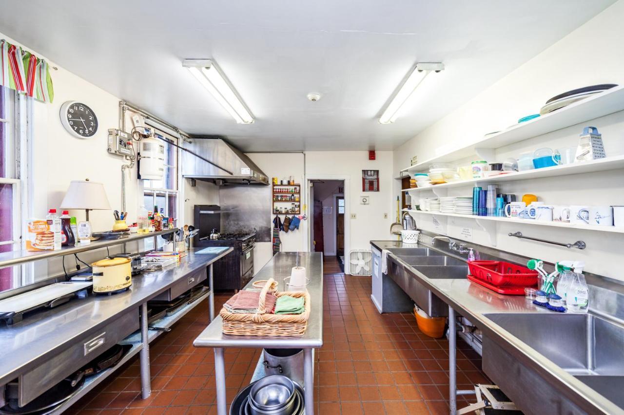 Hi - Nantucket Hostel Экстерьер фото